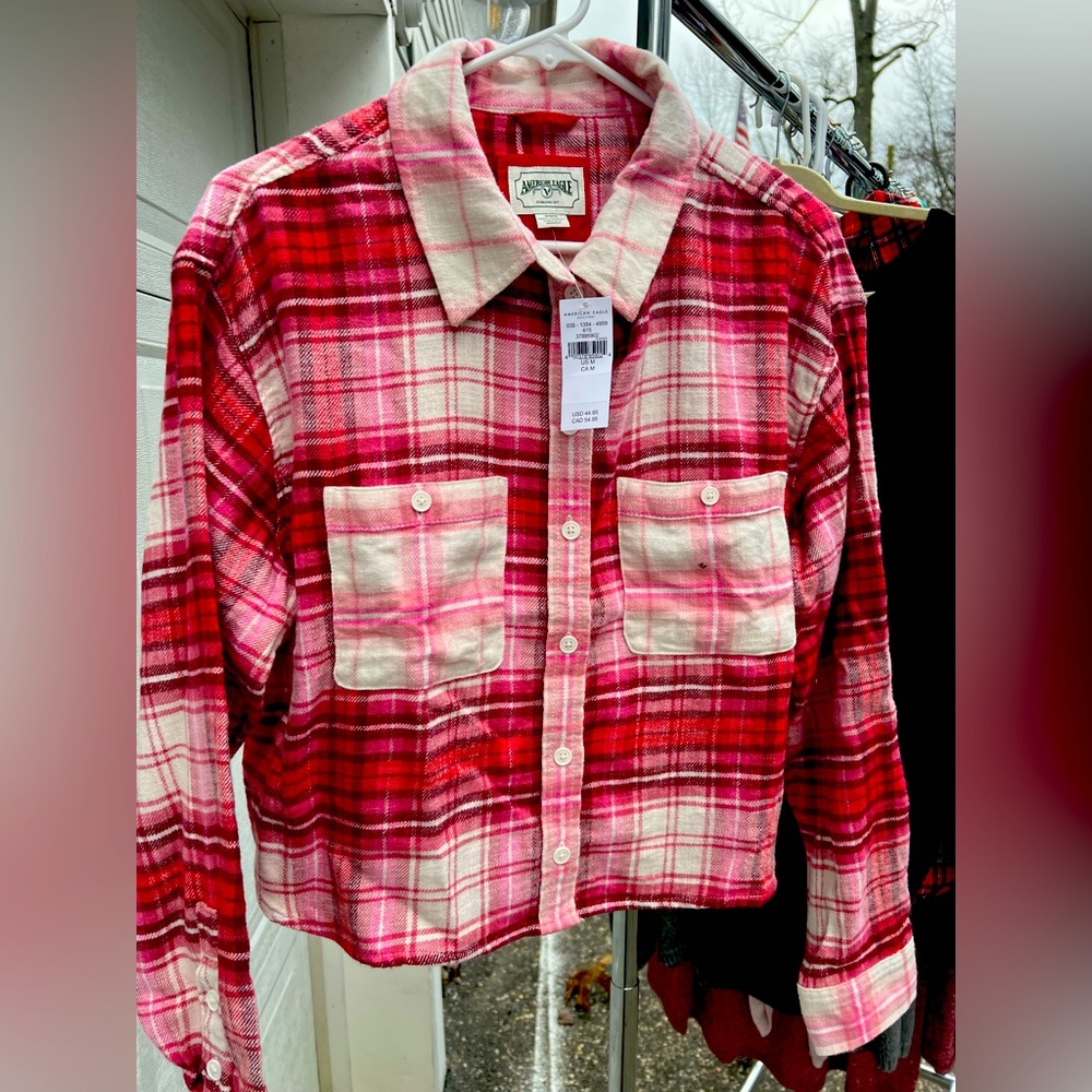 Woman’s cropped flannel
